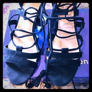 Used madden girl sandals